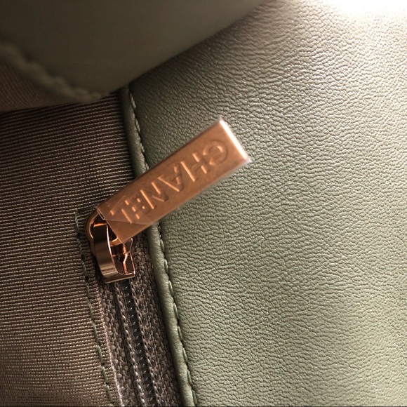 Brand new CHANEL small 19 green handbag - Picture 16 of 16